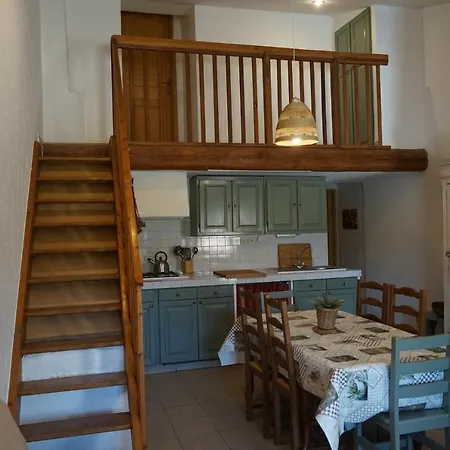 Apartment Avec Jardin A 6 Km Des Plages Hyeres